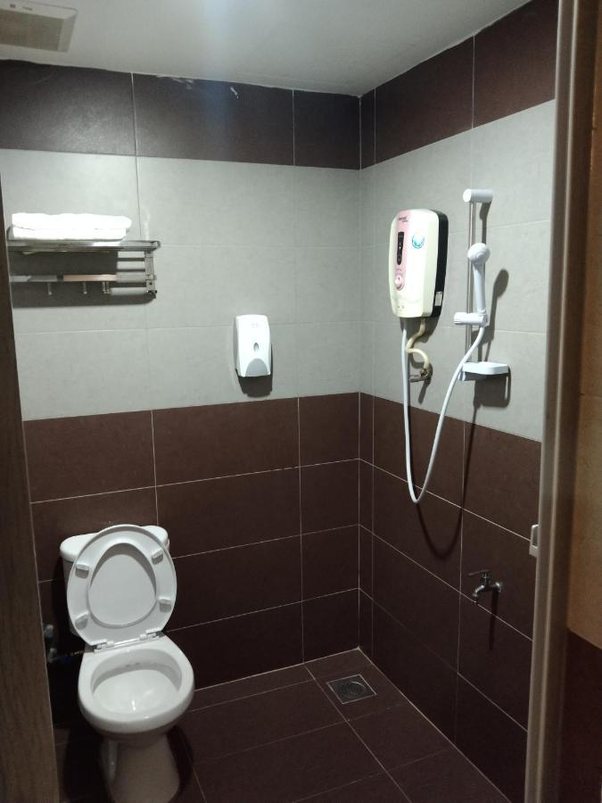 One World Hotel Kulai Bagian luar foto